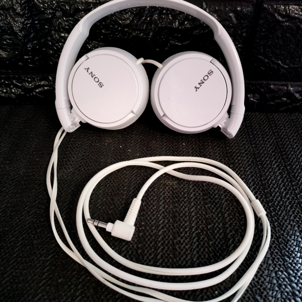 Vintage Sony Over Ear Plug in.